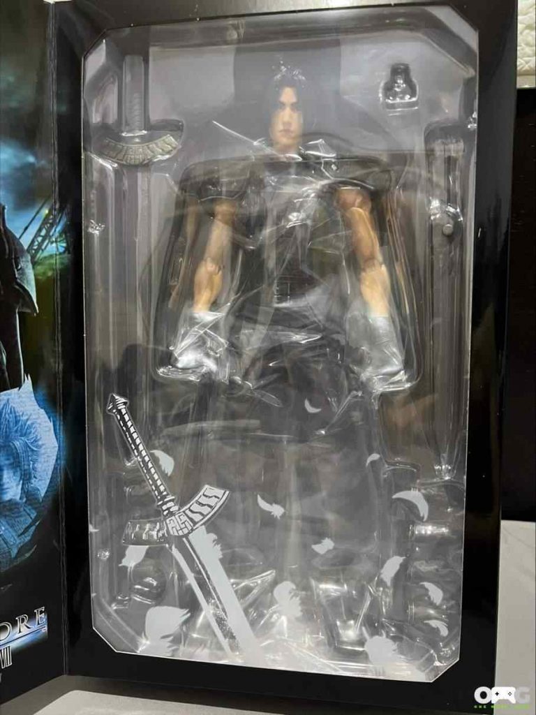 crisis core final fantasy vii reunion hero edition 11