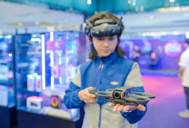 cyberzone holiday tech guide drone header