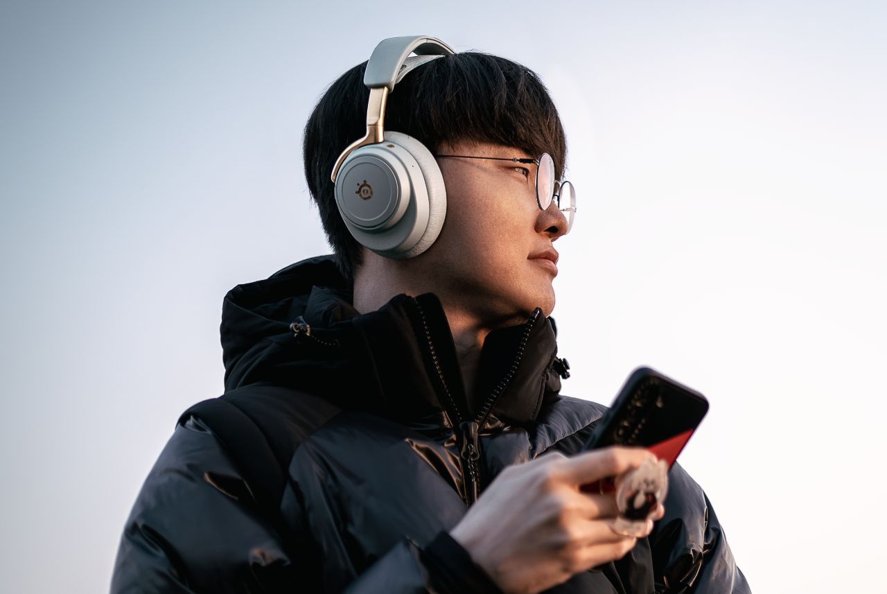 steel series arctis nova elite faker