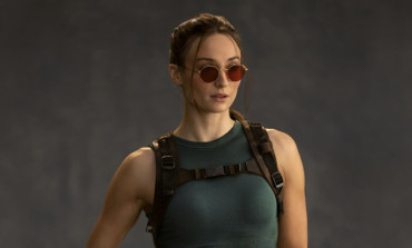 lara croft sophie turner tomb raider crop