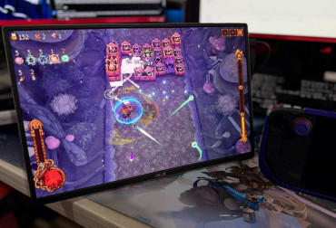 ASUS ZenScreen OLED MQ16FC gaming 4