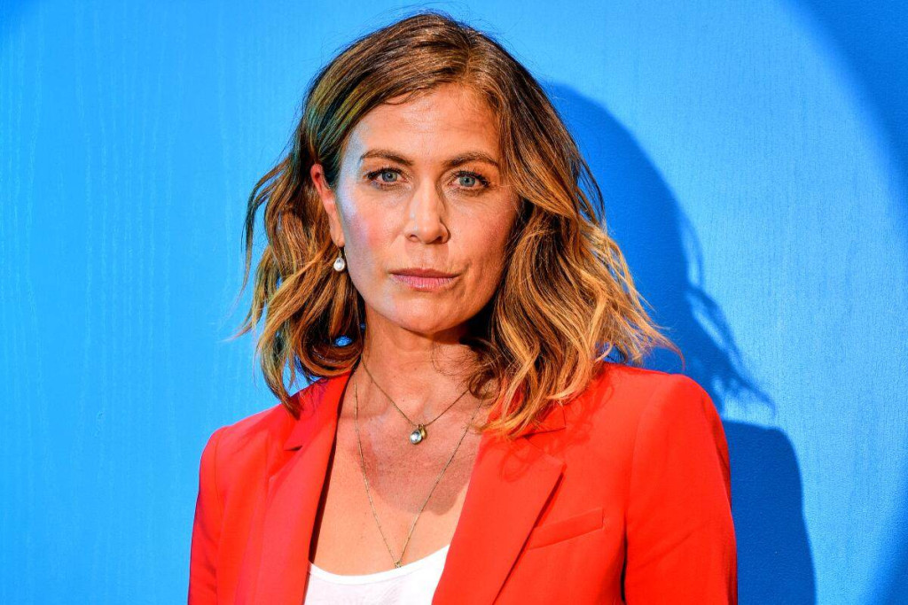 sonya walger
