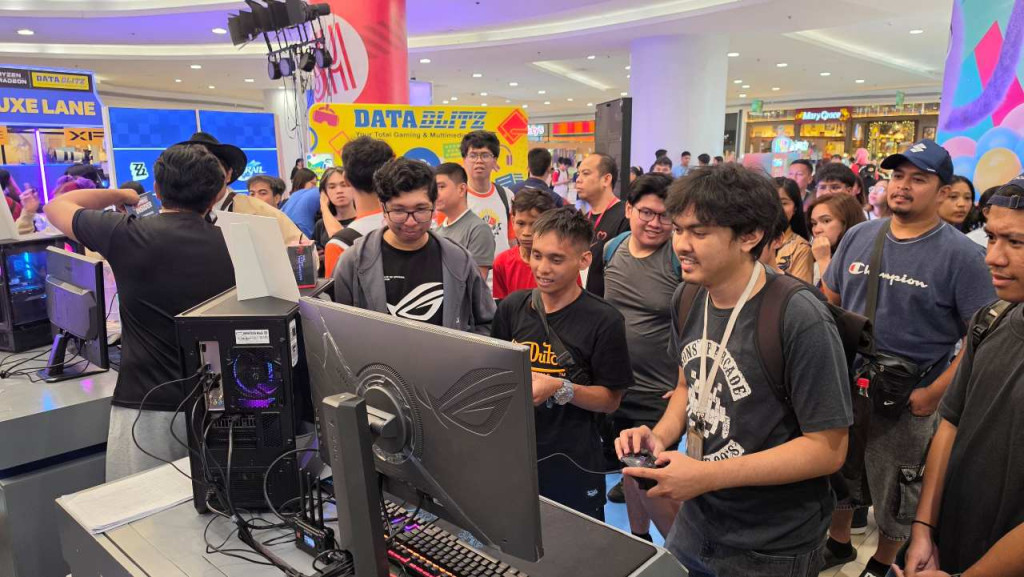 sm cyberzone geek con dx25