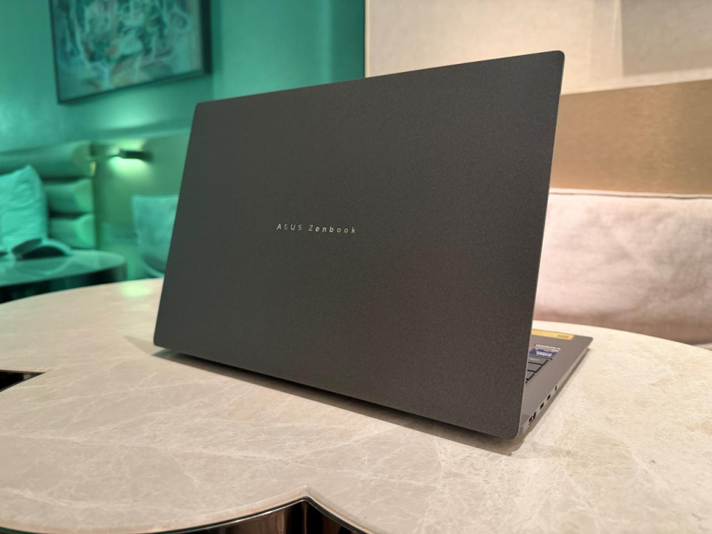 asus zenbook s14 feature 1