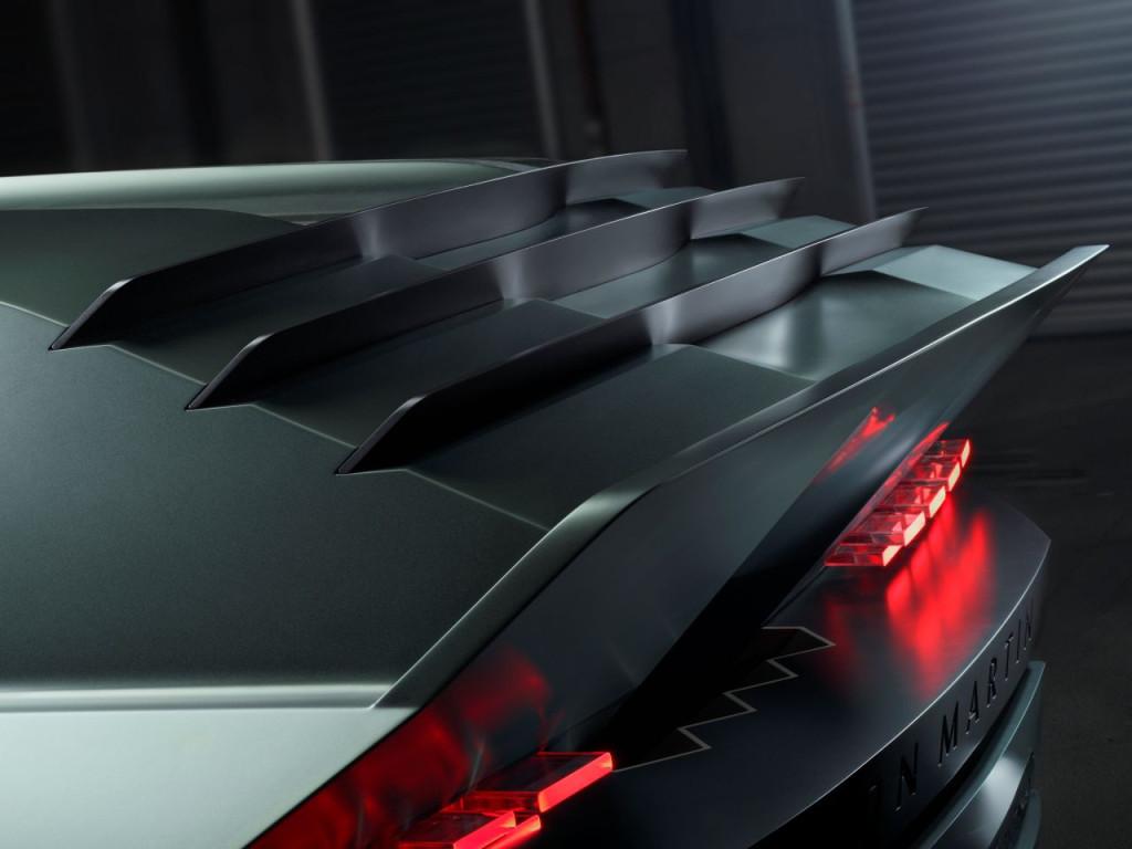 call of duty mw4 AstonMartin Dreadnought_09