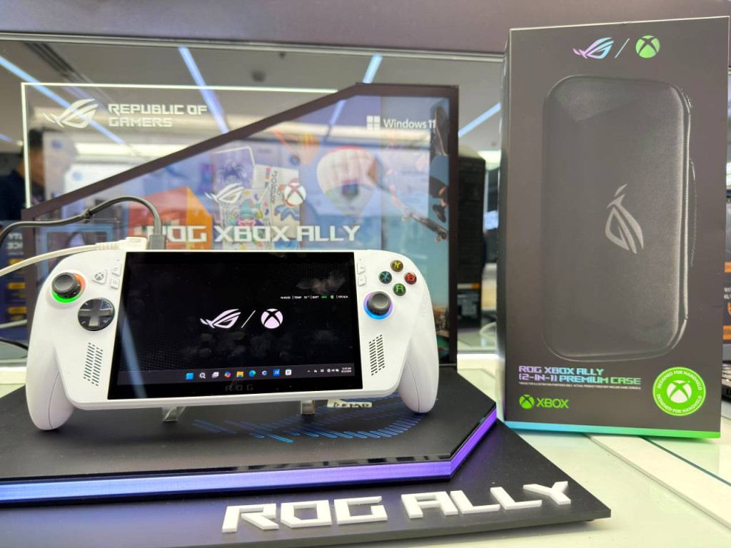 ROG Xbox Ally with Protective Case Cyberzone