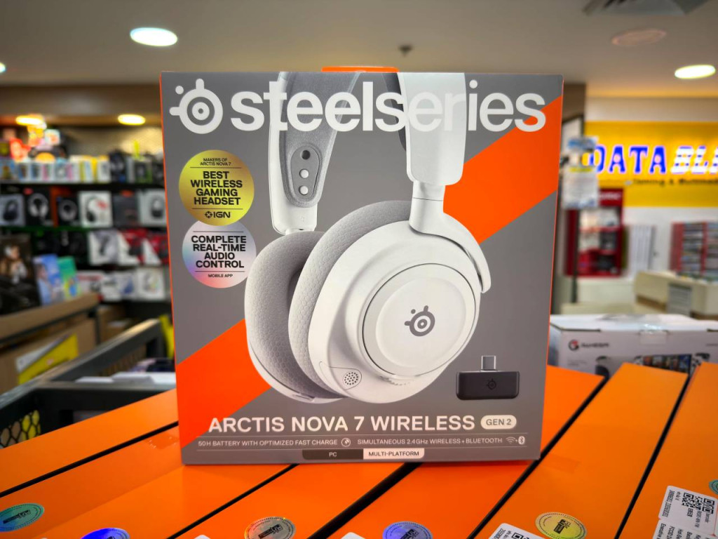 SteelSeries Arctis Nova 7 Wireless Gen 2 Cyberzone